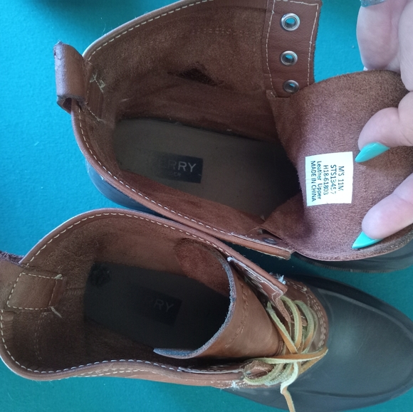 Boots - Picture 5 of 8